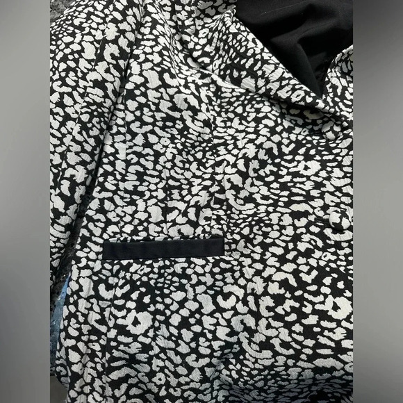Hunter Bell Casper Black & White Button Closure Blazer Jacket Size 8 Medium M - Picture 11 of 11